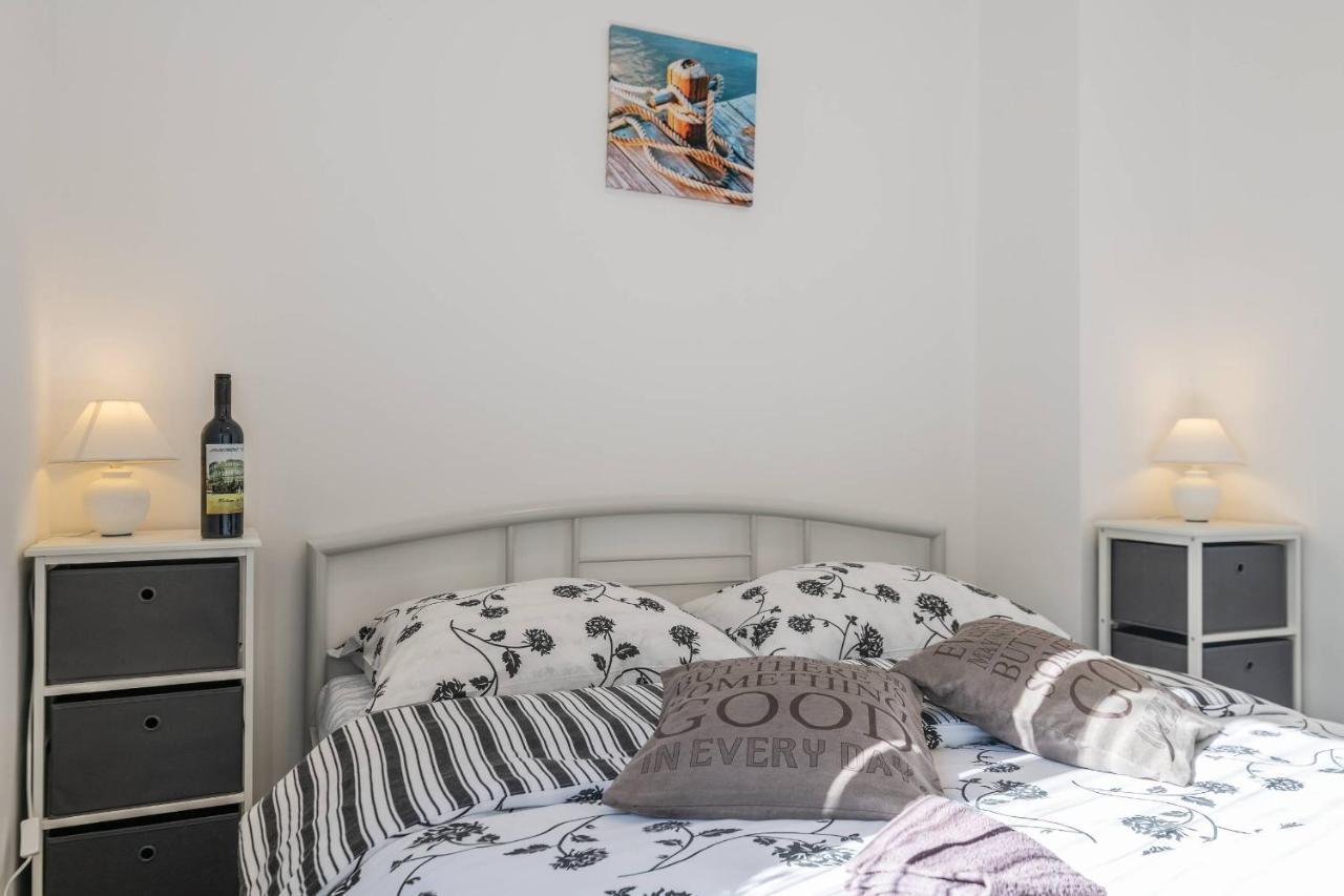 Apartment Petra Pula Exteriér fotografie